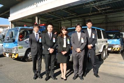 イノベーションチームの(左より)清水さん、澤井さん、岩立さん、西野斉久さん、谷さん