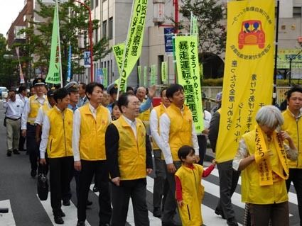 パレードの模様(昨年9月、加賀町)