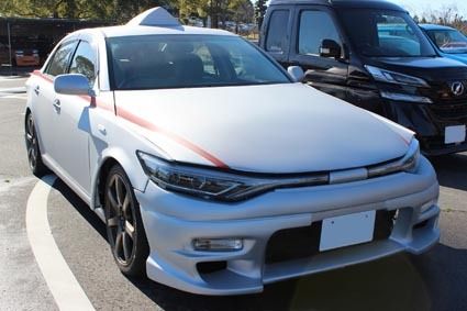 ベースは千葉トヨペット提供のマークX
