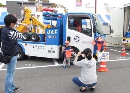 JAF香川が宇多津町の催しで交通安全訴求活動