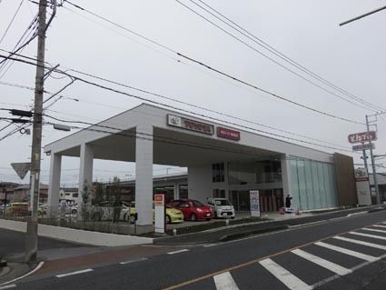 全面新築した春日部店