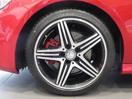 新車では、量販車のスポーツモデルまで採用が広がりつつある