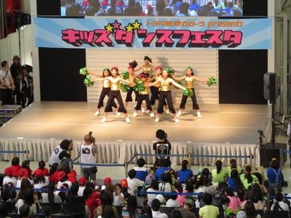 開催5回目を迎えた「キッズダンスフェスタ」は2年連続して350人超の出演者を集めるなど地域イベントとして定着