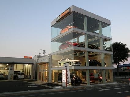 注目度大のタワー式ショールーム