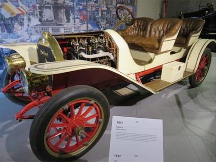 写真10 ストダード・デイトン 10C 4シーター ロードスター、1910年製。40馬力、4気筒(デンハーグ市ローアン自動車博物館にて)