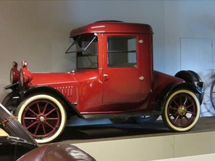 写真8 ハップモービル 32 クーペ、1914年製。4気筒、3700cc、18馬力(デンハーグ市ローアン自動車博物館にて)