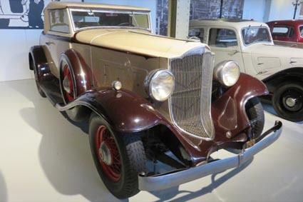 写真10 パッカード ライト エイト モデル900、1932年製。6気筒・2284cc(ブラッセル市オートワールド自動車博物館にて)