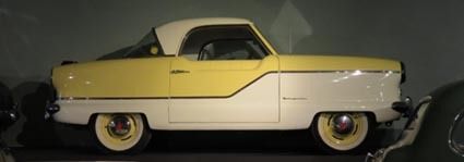 写真2 ナッシュ メトロポリタン、1957年製。1.5リッター。4気筒 47馬力(シュタイム自動車収集館にて)