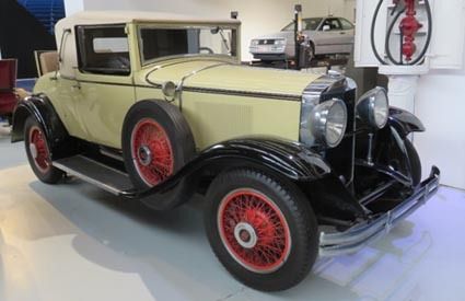 写真6 グラハム モデル621。6気筒 4632ccのロードスターモデル(ブラッセル市オートワールド自動車博物館にて)