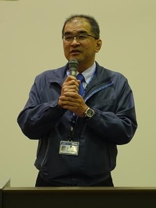 AA開始前に挨拶するUSS大阪の池田会場長