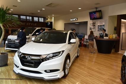 車体は白を基調とし、幅広い層に好まれるデザインを目指した