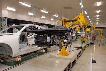 人材不足はデータやロボットでカバー(イメージ)