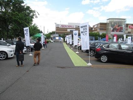 13ブランドが並んだ輸入車認定中古車フェア