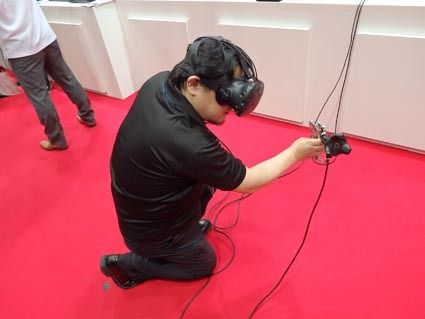 高精度な塗装VRで技術習得を支援(旭エレクトロニクス)