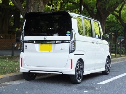 キープコンセプトながら丸みを帯びたラインやLEDランプなどで上質感を演出する