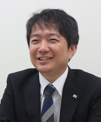 神田泰利氏