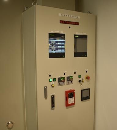 恒温恒湿操作盤で室内環境を設定