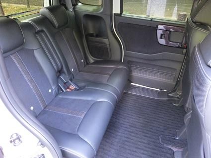 広大な空間を実現したリアシートはN-BOXの売りの一つ