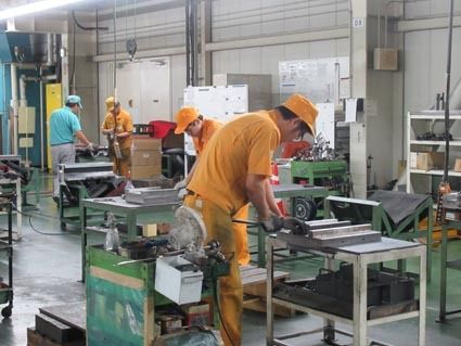 細かい作業こそ人の手で行う