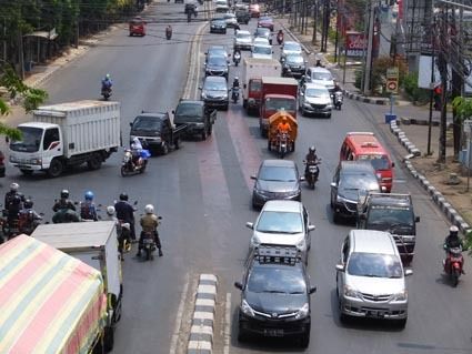 市場拡大への期待が高まるインドネシアだが、与信の厳格化が水を差す