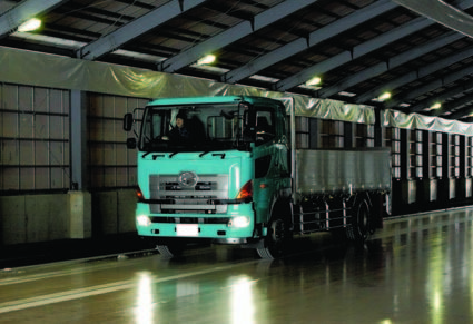 屋内の氷上ドームなど、HPGの試験設備はノウハウがつまっている