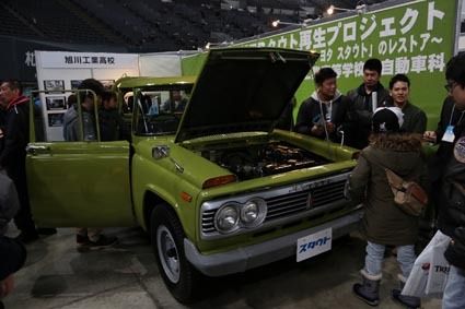 旭川工業高校自動車科の生徒らがレストアしたトヨタ・スタウト