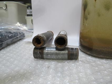 新開発の水処理システムにより、配管の詰まりが解消された(右)