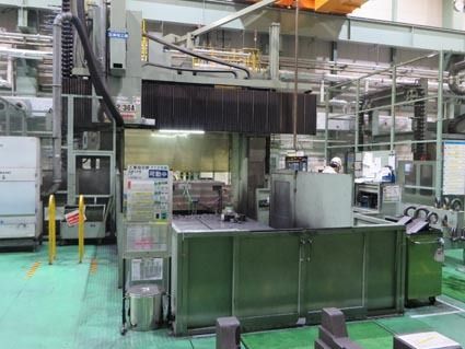 金型工場ではトランスミッションハウジングなど大型金型を製作する