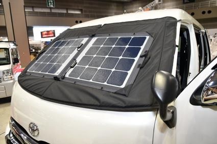 サンシェード型のソーラーパネルも注目度が高い商品の一つ