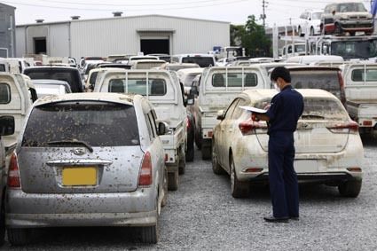 損保各社は保険金支払いに向け車両調査を急いでいる