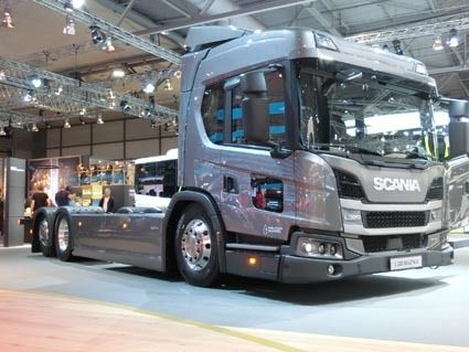 スカニアはPHVを提案