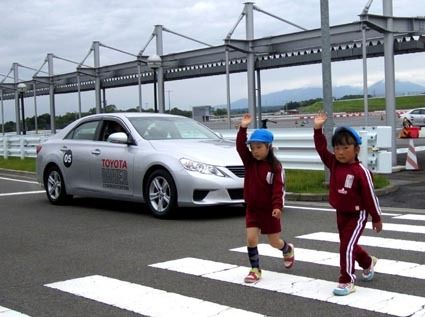 歩行者優先を徹底する必要がある