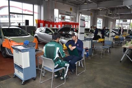 サービス競技で優勝した三浦選手の競技