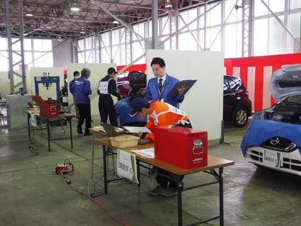 〈自動車整備〉競技の流れは社会人の競技と同じ