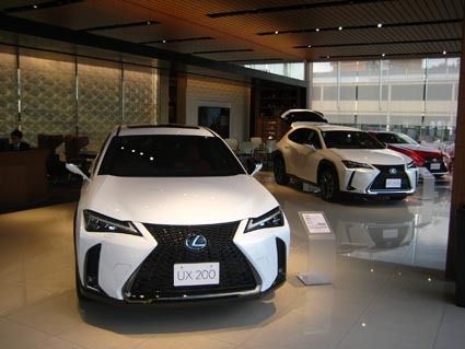レクサスの世界観を演出するショールーム