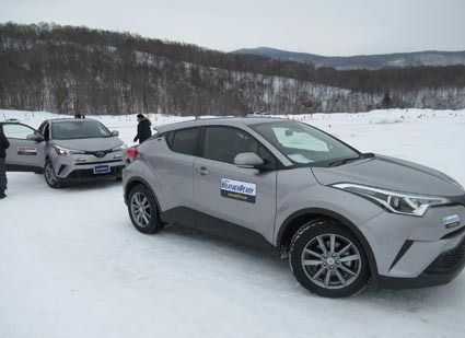 国産車や輸入車、ミニバンやSUVなど多彩なモデルを用意した