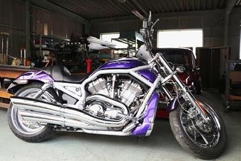 ハーレーダビッドソンジャパンと連携し専門コースを開設する