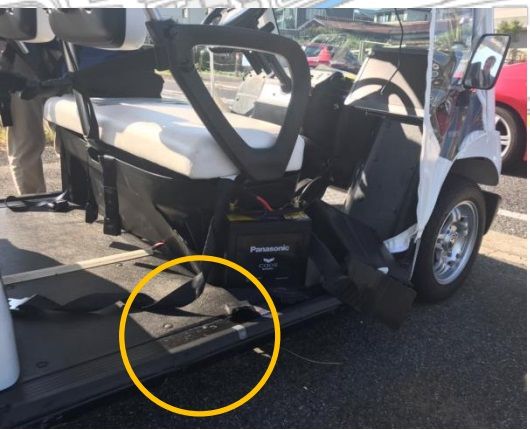 接触事故を起こした低速自動運転車両(黄色部分が接触)