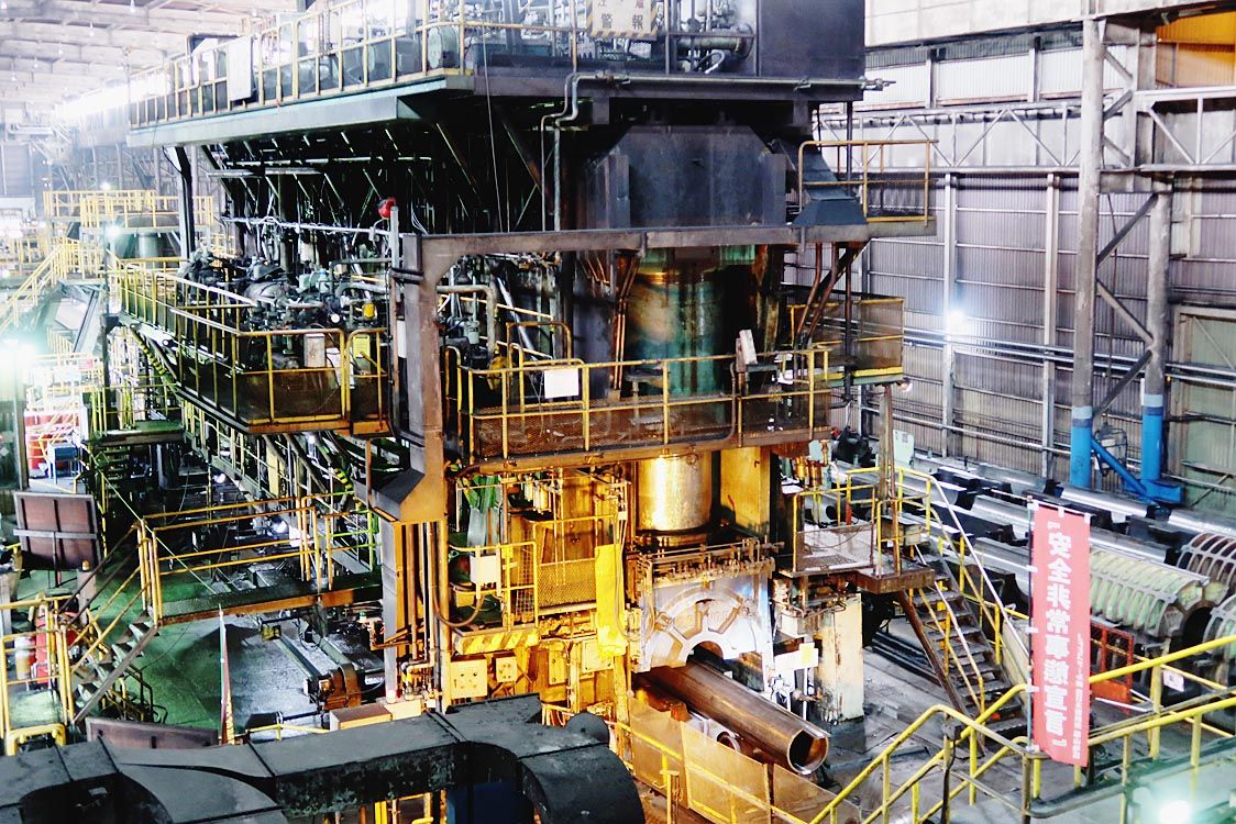 UOE鋼管プレス工程