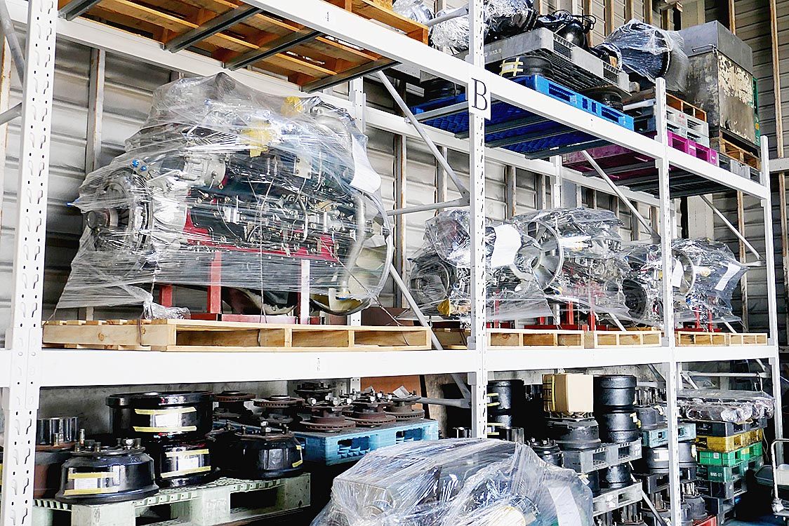 自社で製造するリビルトパーツもストックしている