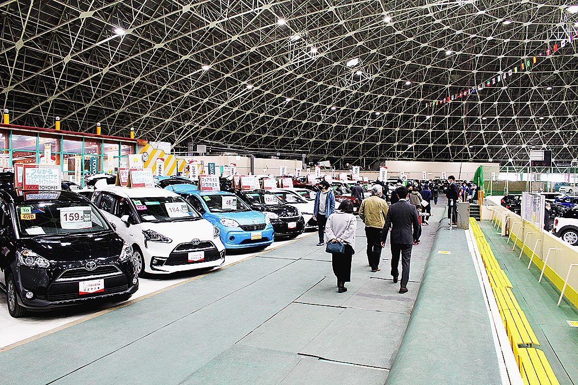 開場直後から多くの来場者が訪れた