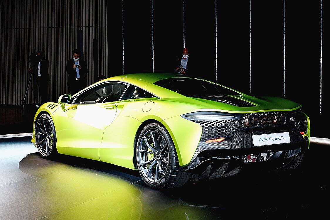 初のPHV投入により電動化を加速