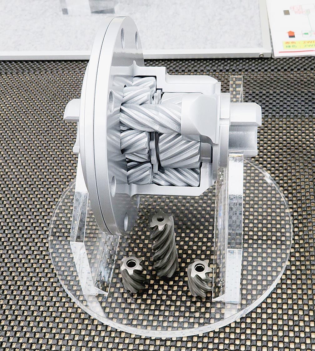駆動用部品で培った複雑で高精度な歯車加工技術を持つ