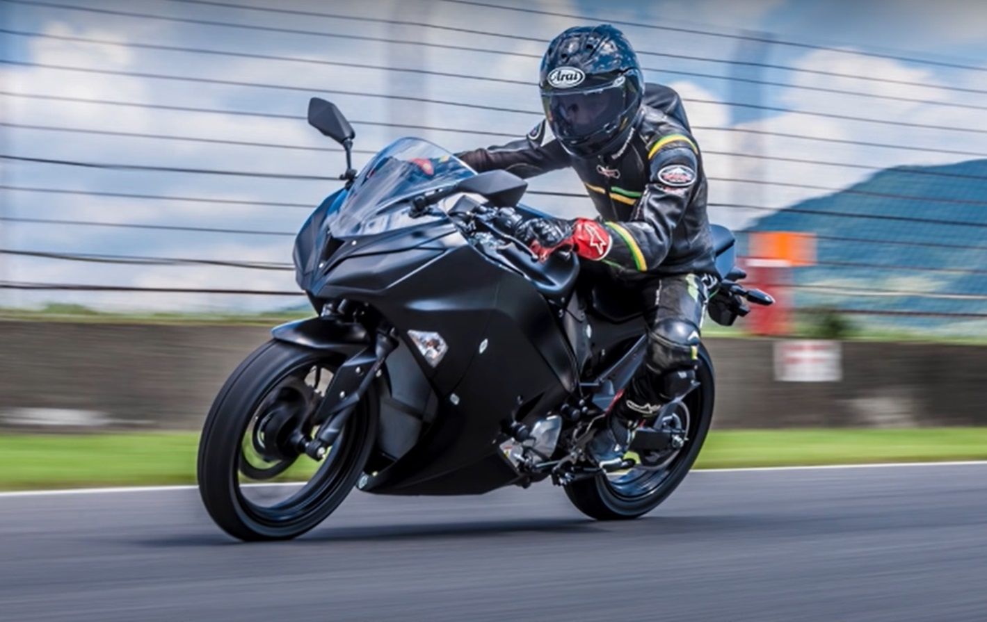 カワサキはイタリアの二輪車ショー「EICMA」で2022年に電動車を投入する方針を発表