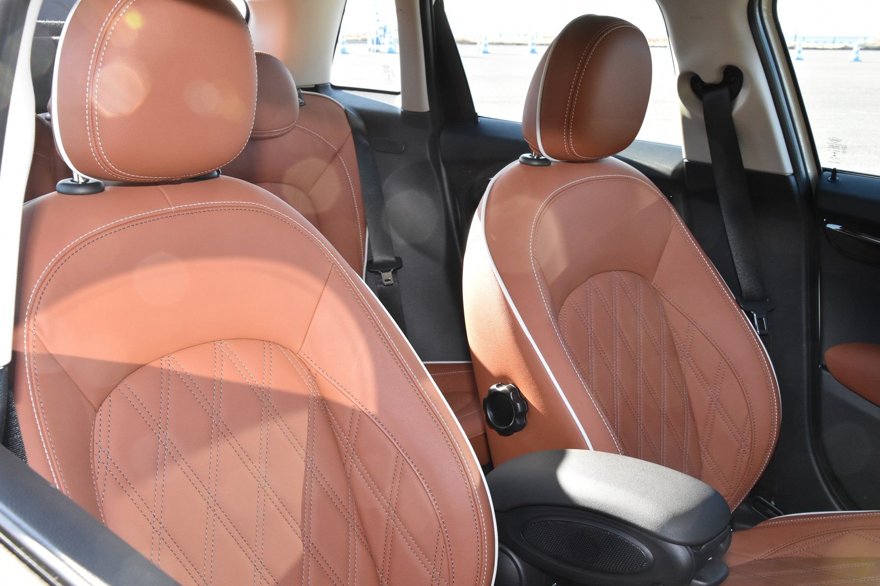 お洒落な色使いの内装はMINIの魅力