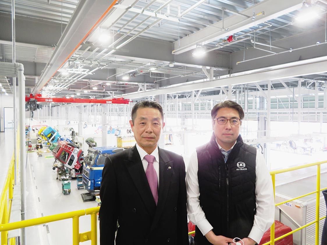 両角中四国支社長(左)、大田カスタマーセンター長