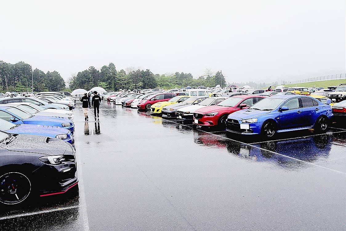 レイズ社製ホイールを装着した車両が全国各地から約500台が集結した