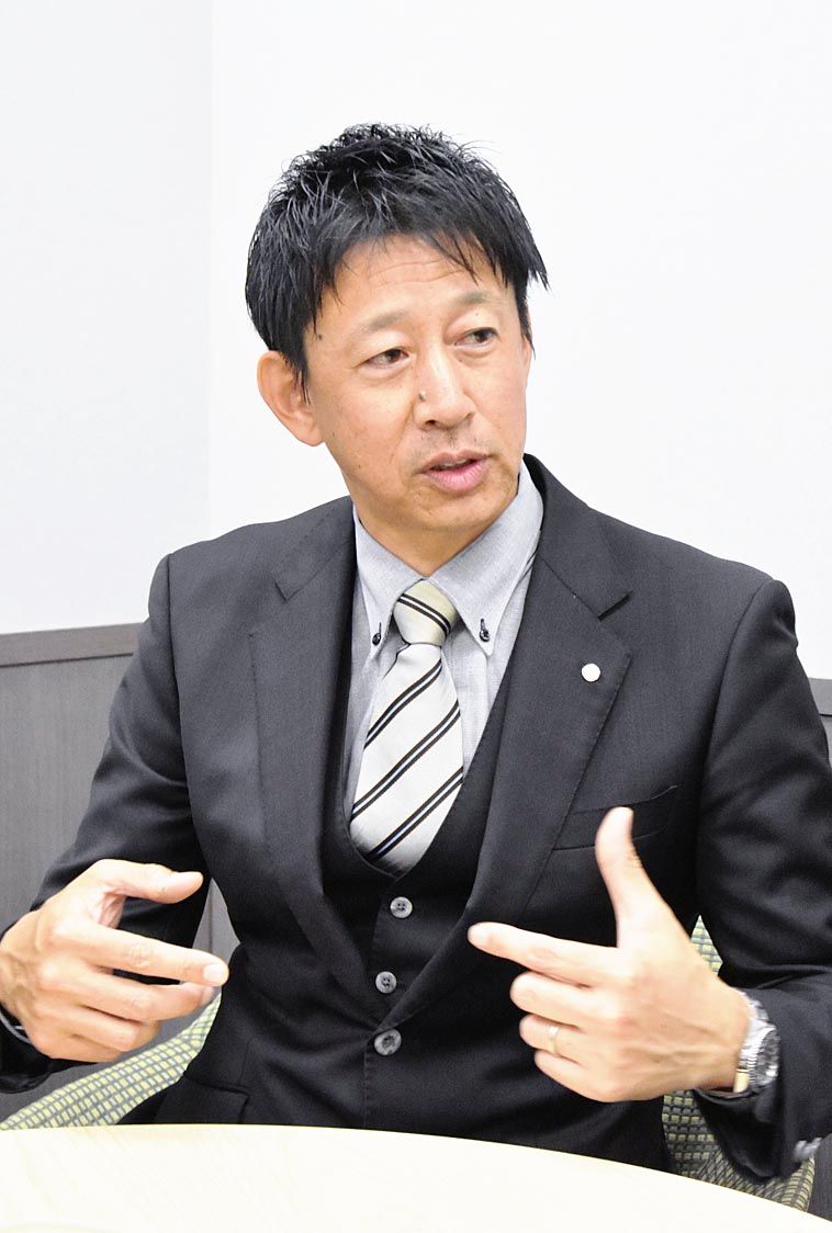 隅谷奉功専務取締役