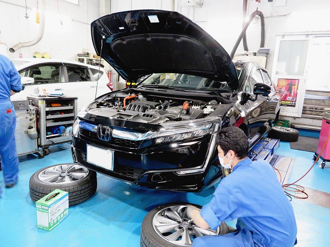 HV・EV・PHEVなどさまざまな入庫があるため新技術対応や知識の習得は欠かせない