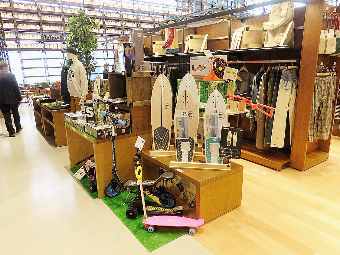 アウトドア関連グッズを豊富に用意したカーライフスタイルゾーン